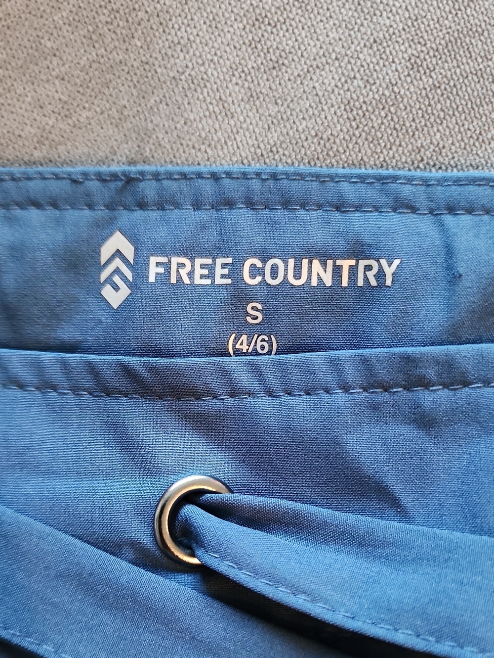 Like New SZ S Free Country Navy Hybrid Shorts - Picture 2 of 4